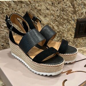 Crown Vintage Black Wedge Sandals Size 7 1/2